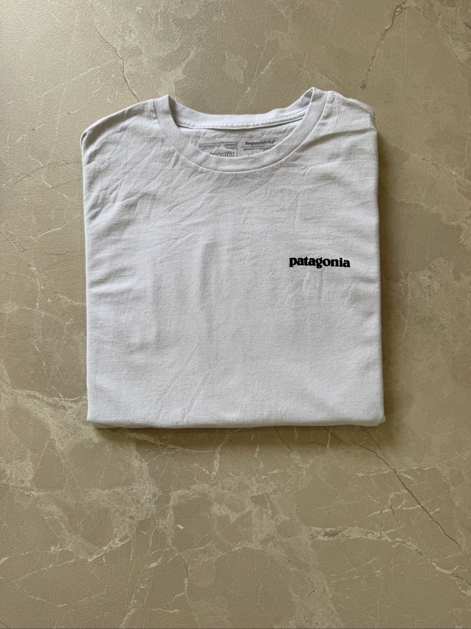 t-shirt patagonia blanc taille M - très bon état